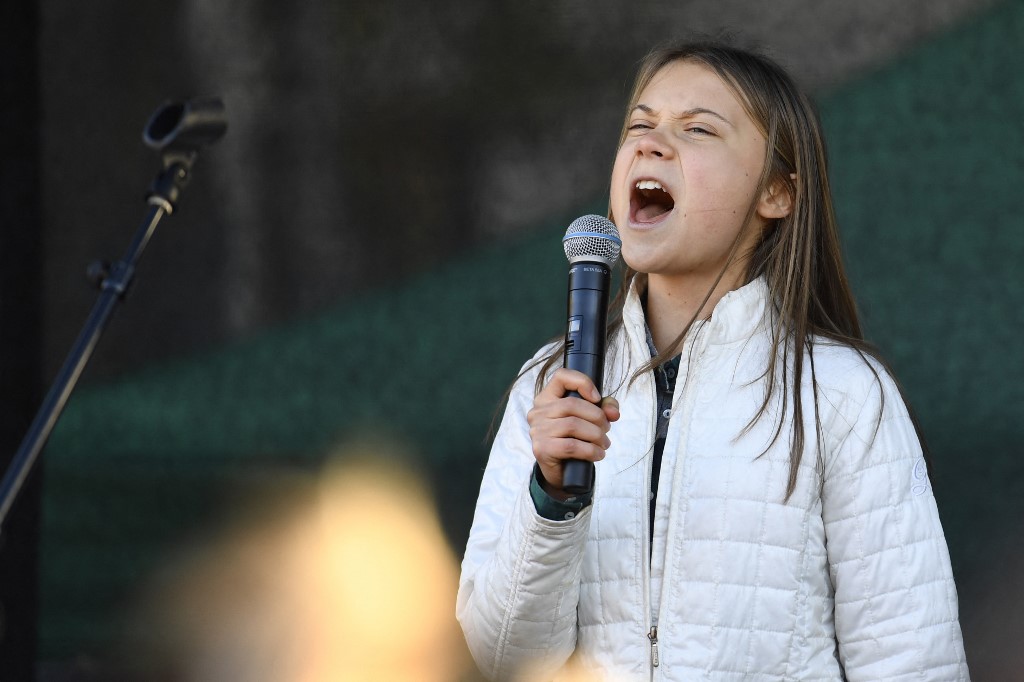 Avant la COP26, Greta Thunberg manifeste à Londres contre les banques