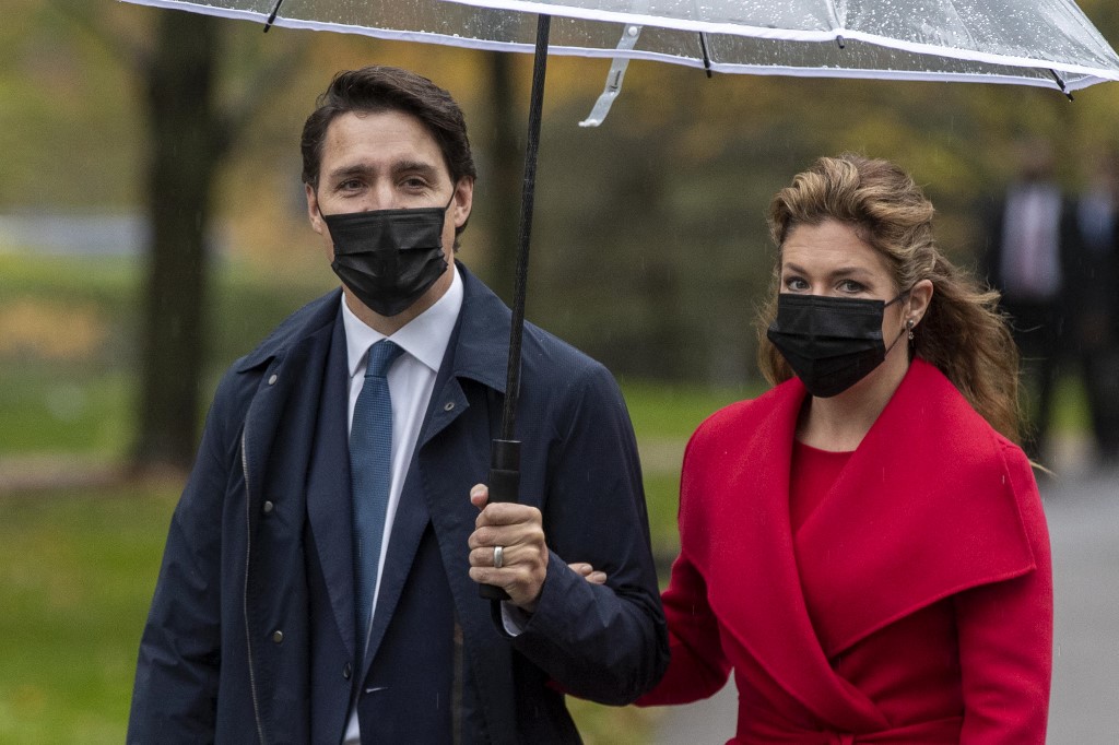 Canada: Justin Trudeau présente un gouvernement paritaire, Mélanie Joly promue