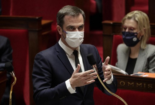 «La situation est compliquée» dans les hôpitaux, reconnaît Olivier Véran