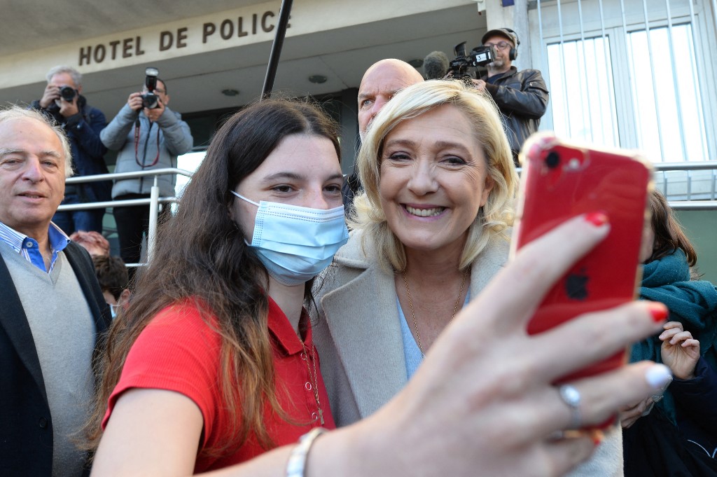 A Alençon, Marine Le Pen dénonce le « laxisme » politique et met en cause l'immigration