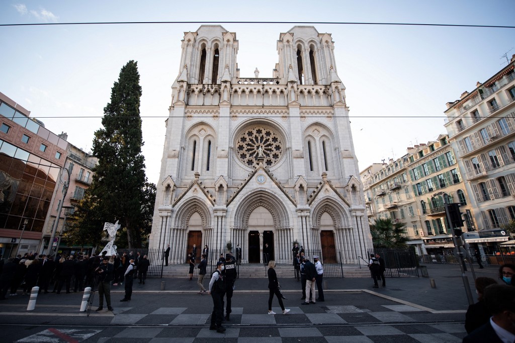 Un an après l'attentat, la basilique Notre-Dame de l « L'Assomption à Nice porte encore les stigmates de l'attaque au couteau du 29 octobre 2020, qui avait fait trois morts (AFP).