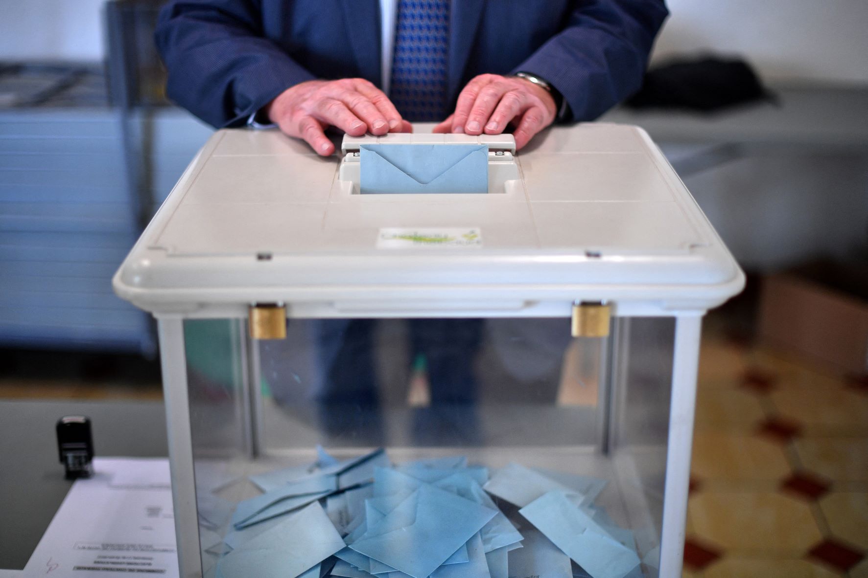 Présidentielle: les spécialistes relativisent la portée des sondages