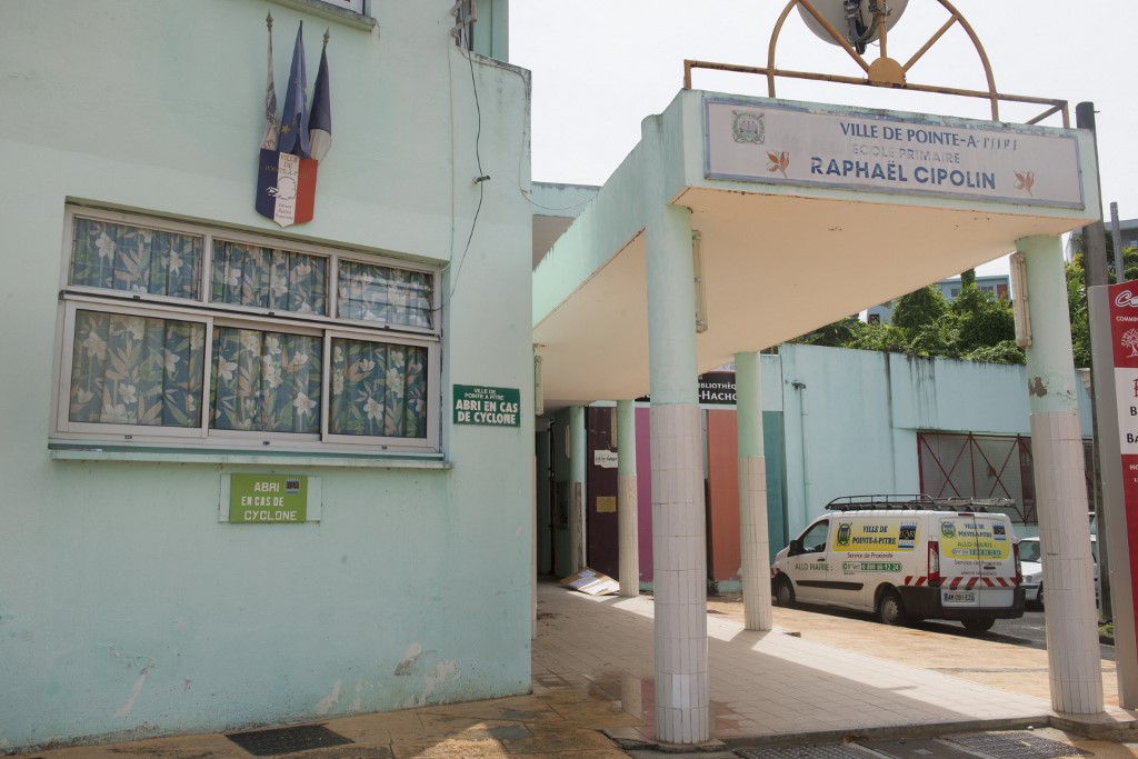 En Guadeloupe, une scolarité en pointillé