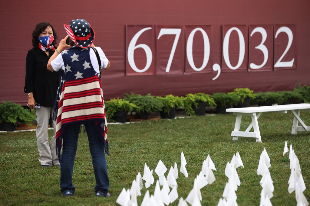 Les États-Unis dépassent 700 000 morts de la Covid-19