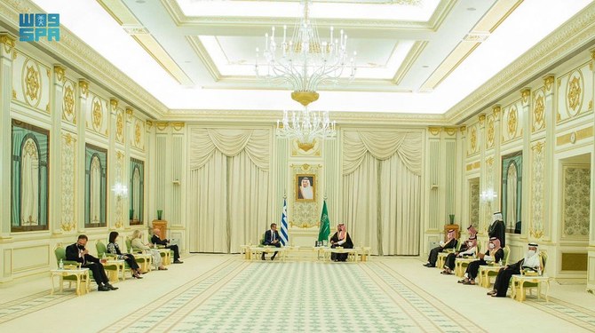 Le prince héritier saoudien et le Premier ministre grec conviennent de renforcer leurs relations
