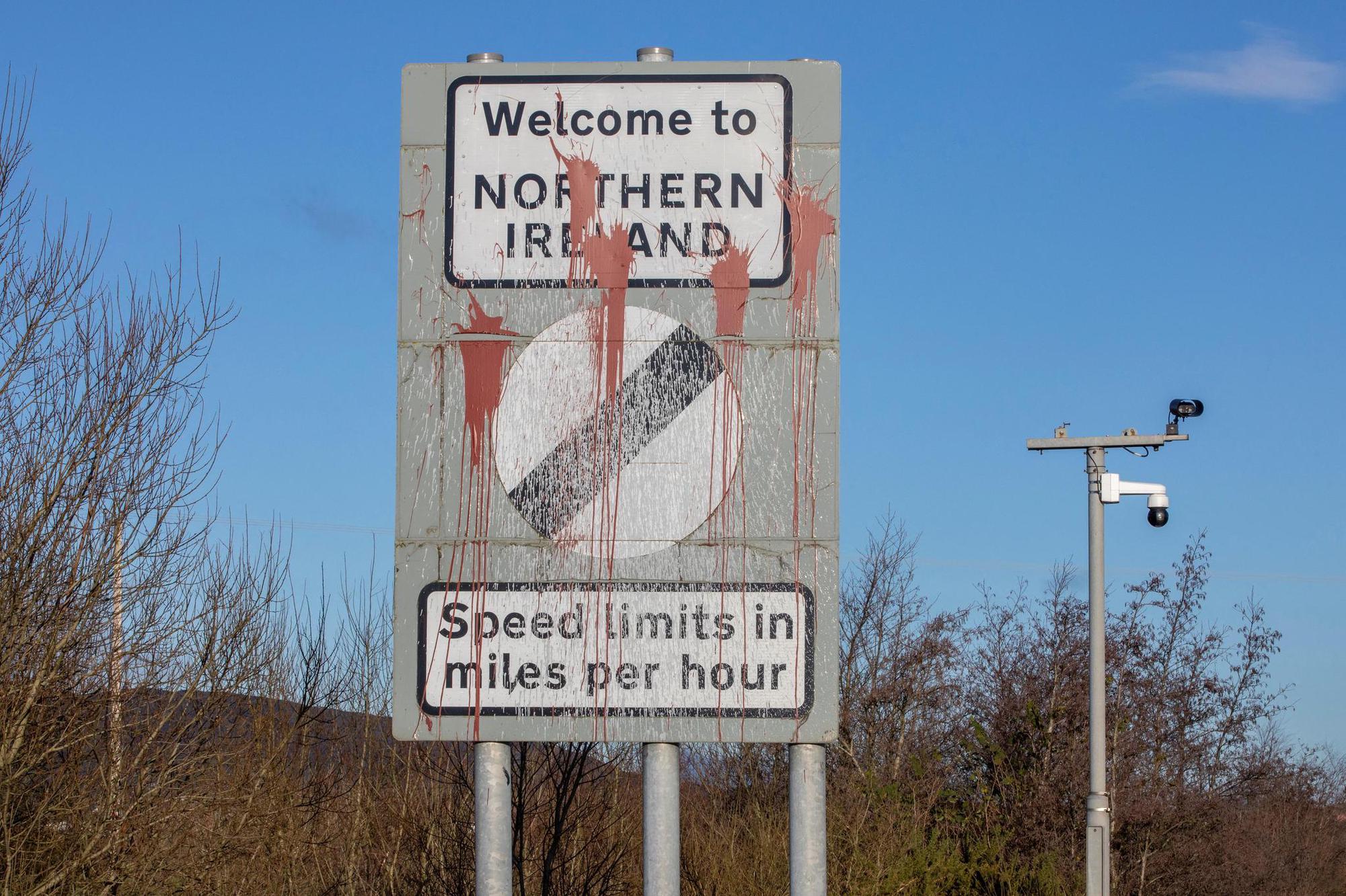 Brexit: Londres durcit encore le ton sur l'Irlande du Nord