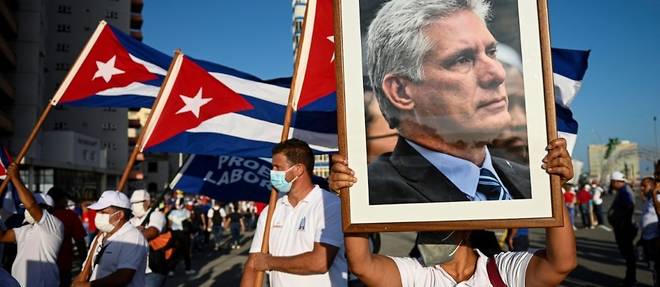 Cuba compte «suffisamment de révolutionnaires» pour contrer toute manifestation, selon son président