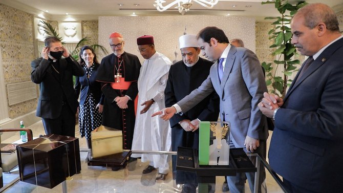 Le pape François et le grand imam d'Al-Azhar, Ahmed al-Tayeb, reçoivent le prix Zayed