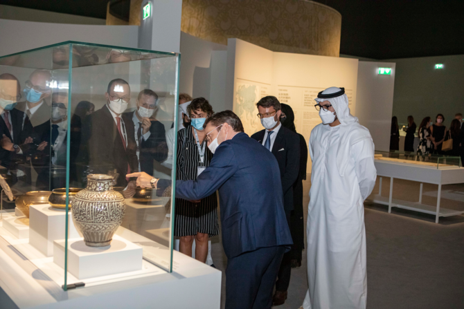 L’exposition Dragon et phénix du Louvre Abu Dhabi explore les échanges entre la Chine et le monde islamique