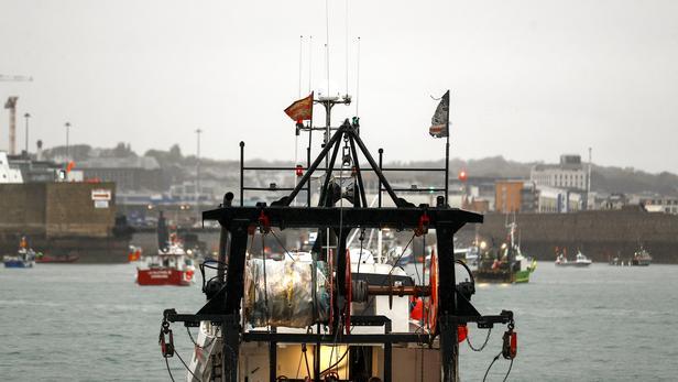 Pêche: Londres se plaint des menaces françaises et envisage «activement» un recours