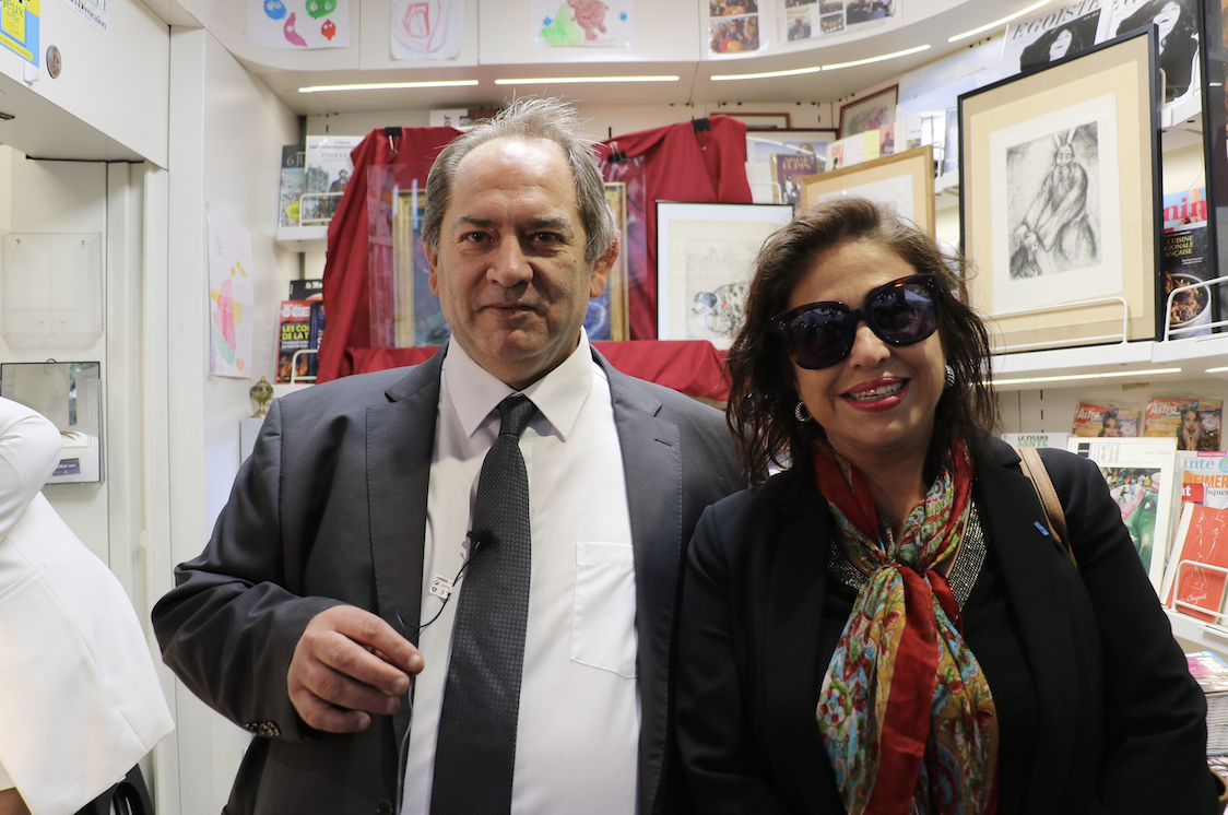 À Paris, un kiosquier libanais expose Chagall