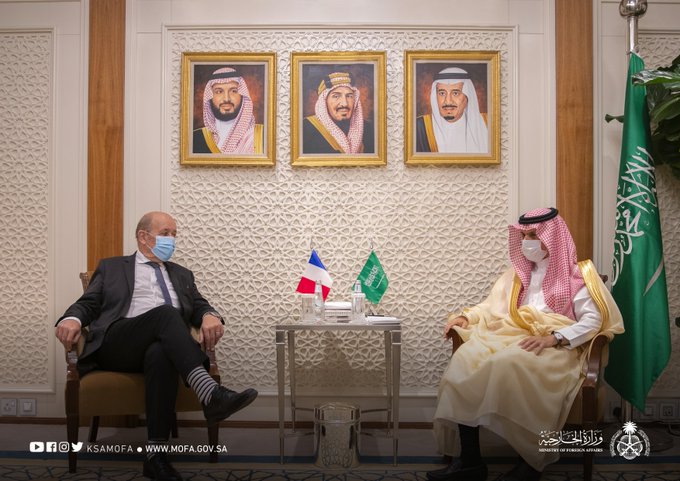 A Riyad, Jean-Yves Le Drian rencontre Faisal ben Farhane et Adel al-Jubeir