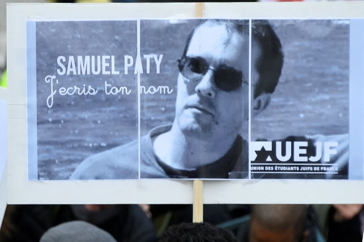 Un couple d'enseignants reçoit des menaces de mort avec une photo de Samuel Paty