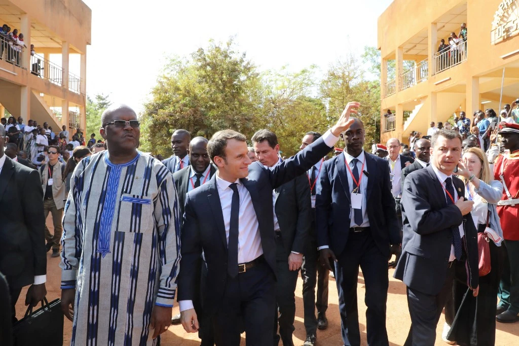La France veut donner un coup de jeune à sa relation avec l'Afrique