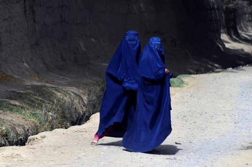 A Kandahar, des femmes résistent et travaillent, dans l'angoisse