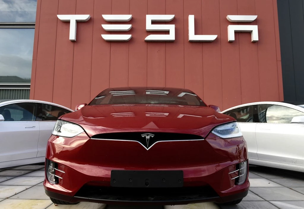 Photo d'archive prise le 23 octobre 2019, l'agence américaine de la sécurité routière (NHTSA) a demandé à Tesla des explications supplémentaires sur ses systèmes d'aide à la conduite (AFP)