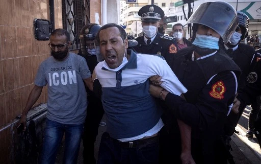 Pass vaccinal: manifestations et interpellations dans les grandes villes du Maroc