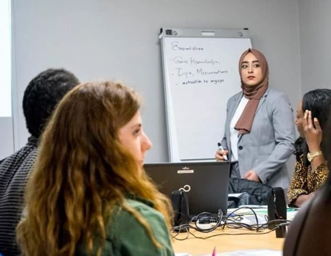 Des organisations caritatives s'associent pour offrir des bourses dans le secteur de la technologie aux jeunes musulmans britanniques
