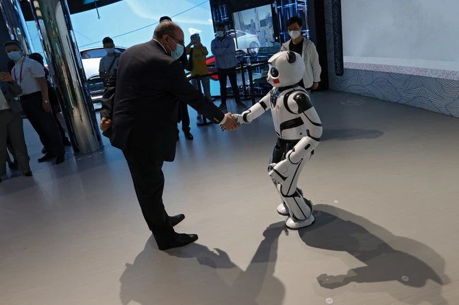 Les robots de l’Expo 2020 aident et divertissent les visiteurs