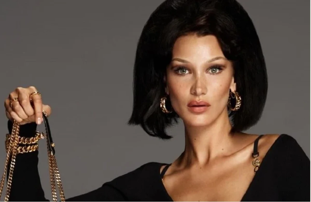 Bella Hadid vedette de la dernière campagne Versace
