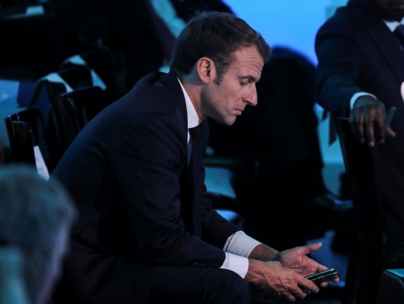 Sous-marins: colère française après la fuite d'un SMS de Macron à Morrison