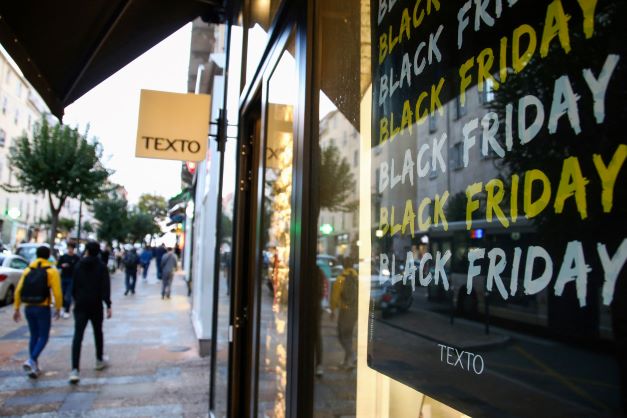 Le Black Friday a commencé, un espoir pour les magasins en quête de clients
