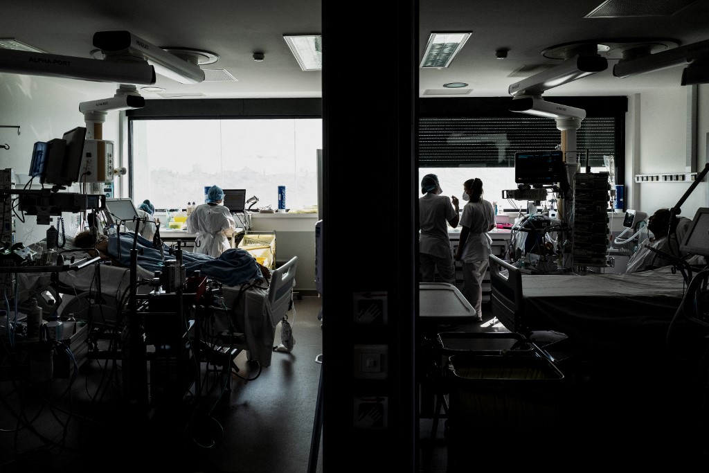 France: le médecin vendait de faux pass sanitaires, 1 000 euros pièce