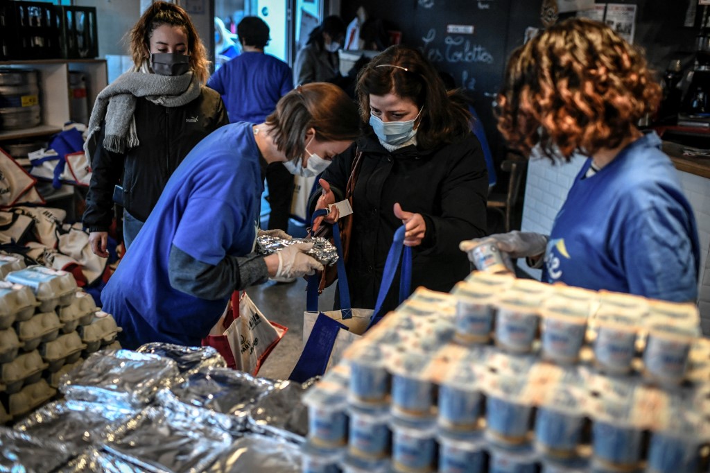Le restaurateur parisien Alexis Poirson a ouvert l'épicerie Superfrais en février 2020 comme « un lieu de vie et de proximité » dans un quartier populaire de l'est de la capitale. (Photo/AFP)