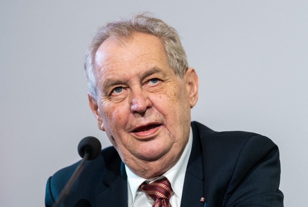 Le président tchèque nommera dimanche un nouveau Premier ministre