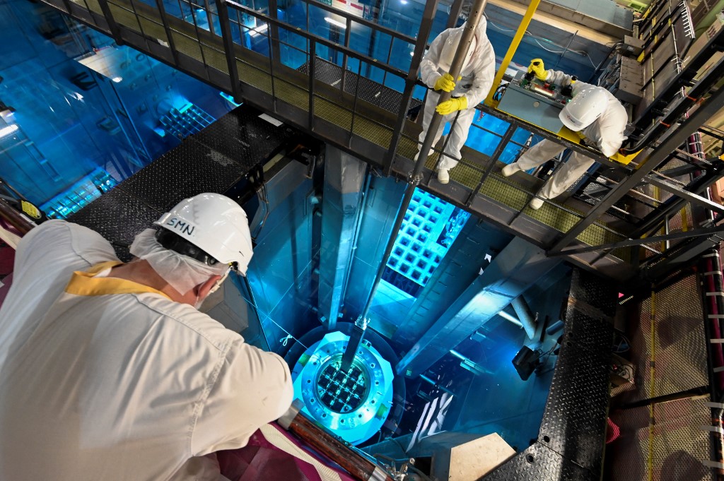 De retour en grâce, le nucléaire tient salon près de Paris
