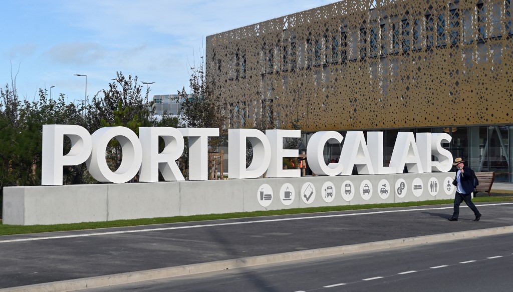 France: la ville de Calais bouleversée par le naufrage de migrants