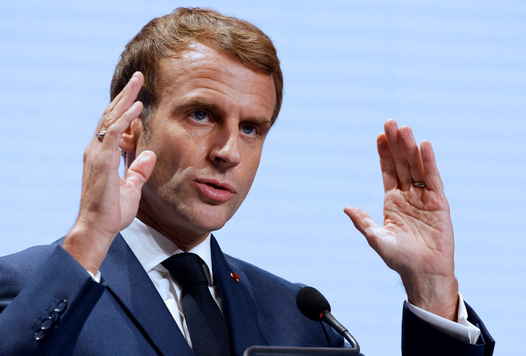 Emmanuel Macron : «Nous n’en avons pas terminé avec la pandémie »