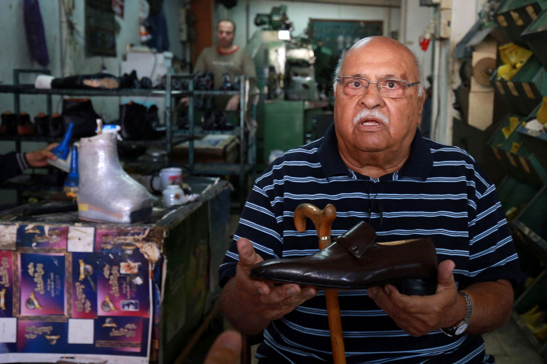 En Jordanie, le métier menacé du «roi des chaussures»