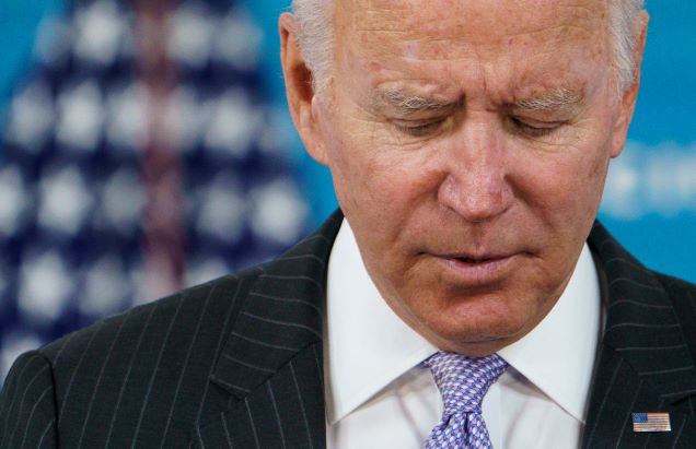 Après un cuisant revers électoral, Biden exhorte le Congrès à adopter ses réformes