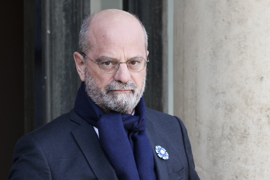 Blanquer veut renforcer l'enseignement du latin et du grec