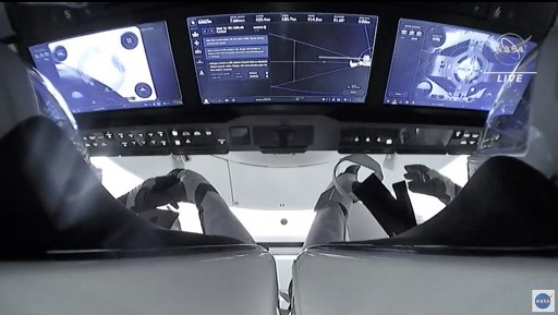 La capsule SpaceX avec quatre astronautes s'est amarrée à l'ISS