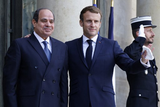 L'Egypte détourne une aide militaire française, Paris laisse faire