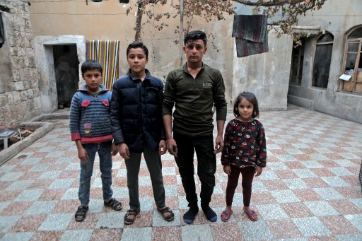 Dans la ferraille et les raffineries, le terrible travail des enfants en Syrie