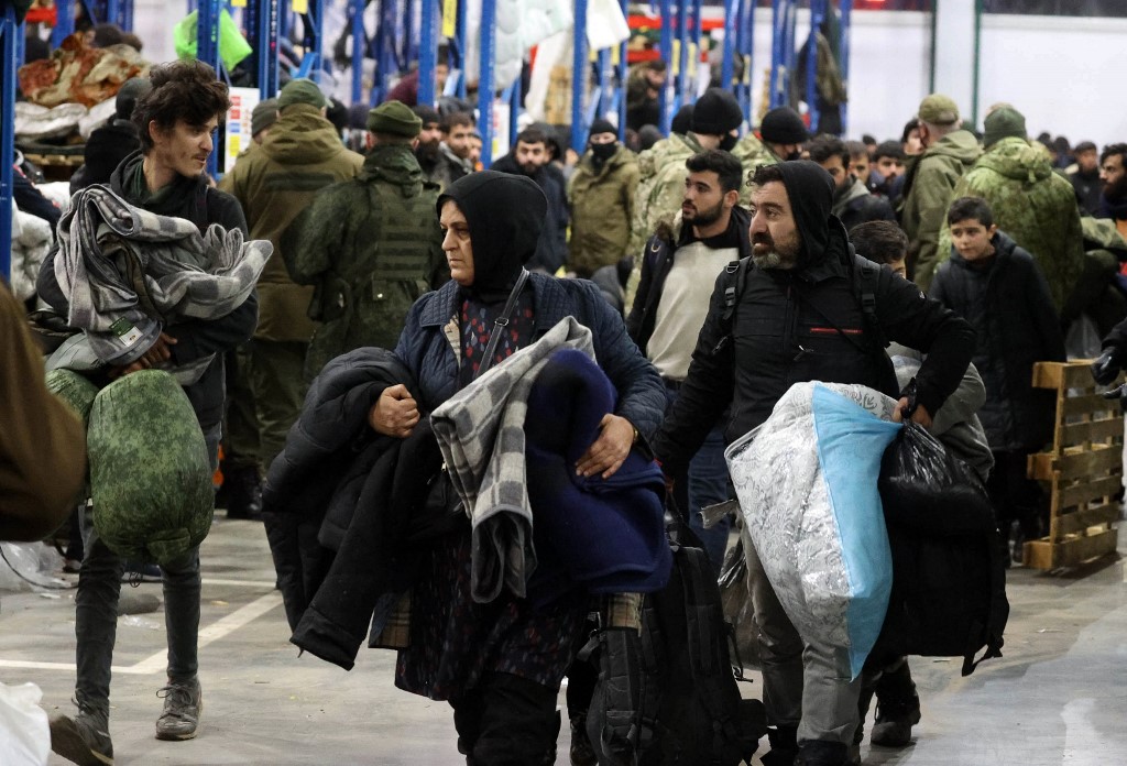 La Pologne affirme que le Bélarus a changé de tactique dans la crise des migrants