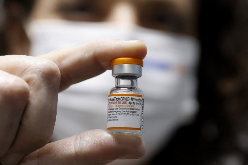 Pfizer, J&J et Moderna travaillent sur une version du vaccin qui cible Omicron