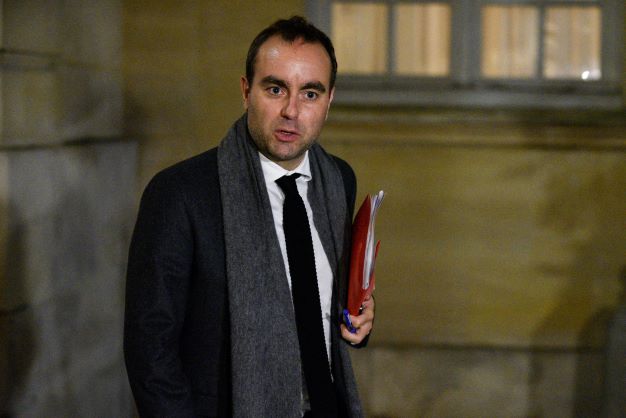 Crise en Guadeloupe: Lecornu provoque une polémique en évoquant plus d'autonomie