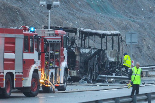 Accident d'autocar en Bulgarie: le bilan ramené à 44 morts