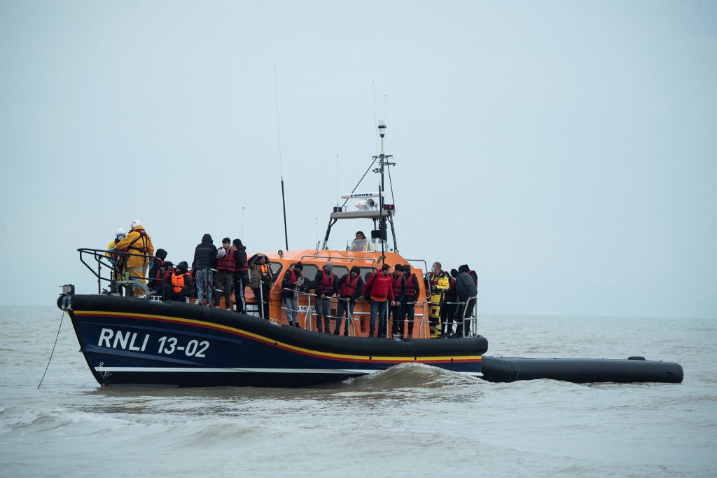 Londres et Paris sous le choc après la plus terrible tragédie migratoire dans la Manche