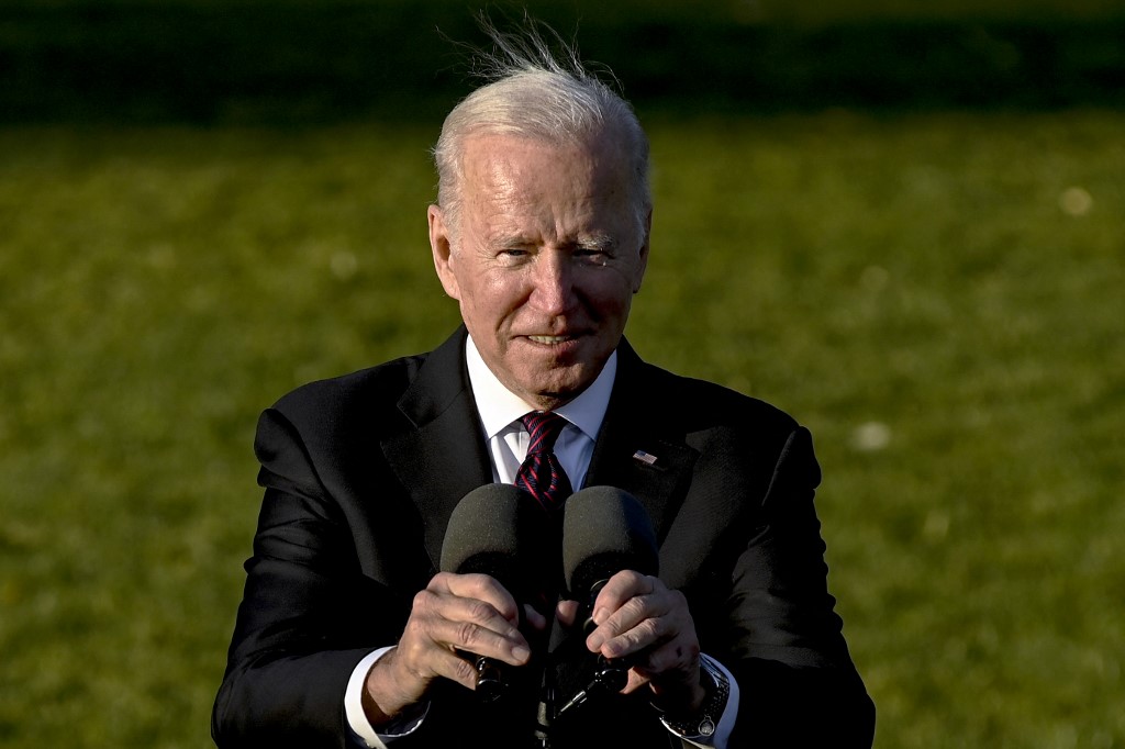 Joe Biden «ne voudra pas s'engager dans un combat qu'il pourrait perdre», souligne l'économiste Steve Pressman. (Photo/AFP)