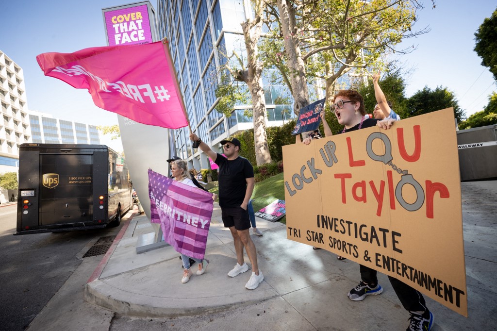 Britney Spears est soutenue depuis des années dans ses efforts par une "armée" de fans réclamant la "libération" de leur idole et sont régulièrement présents devant le tribunal de Los Angeles les jours d'audience. (Photo/AFP)