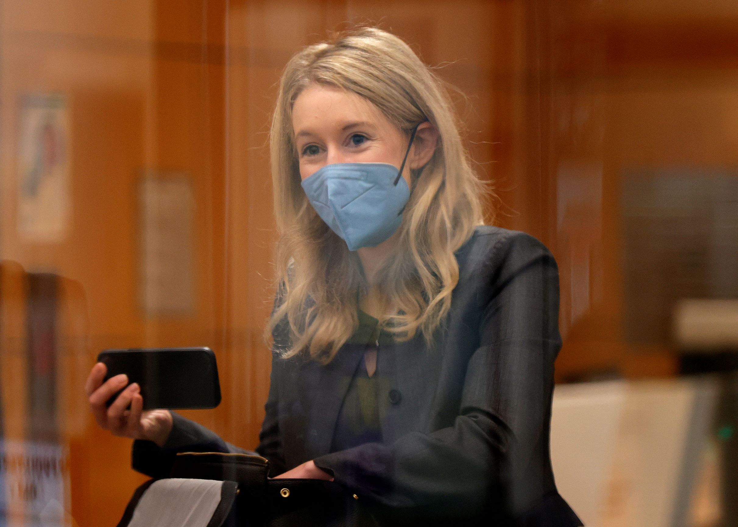 Au procès Theranos, la fondatrice nie toute fraude et assure sa propre défense