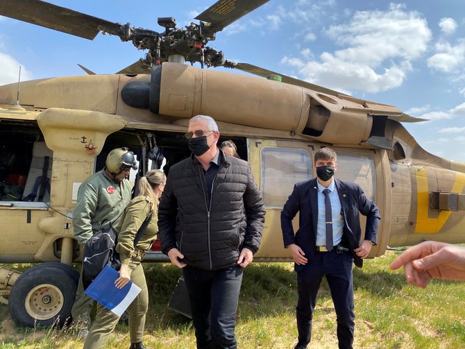Le ministre israélien de la Défense, Benny Gantz, lors d'une visite de la zone frontalière de Gaza, dans le sud d'Israël, le 2 mars 2021. (Reuters)