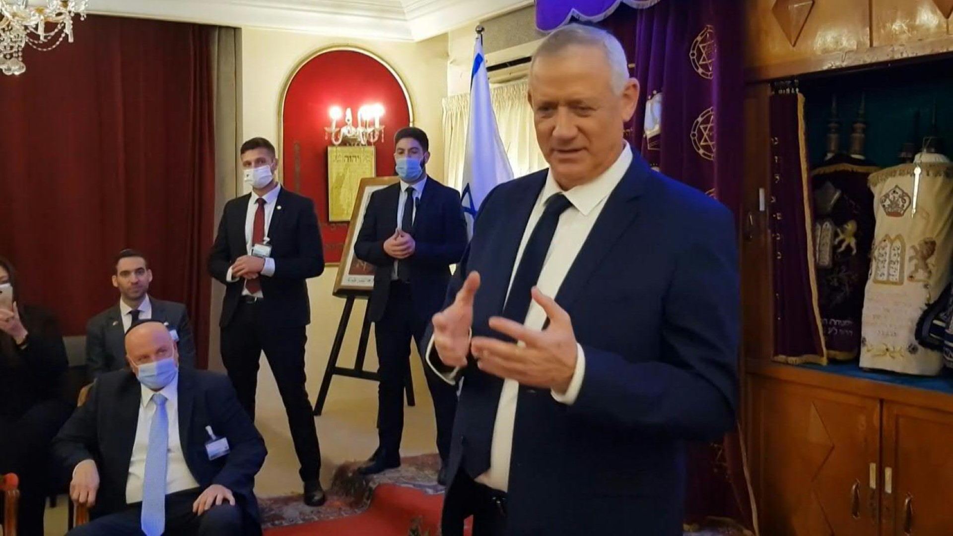 Gantz achève sa visite au Maroc, colère à Alger