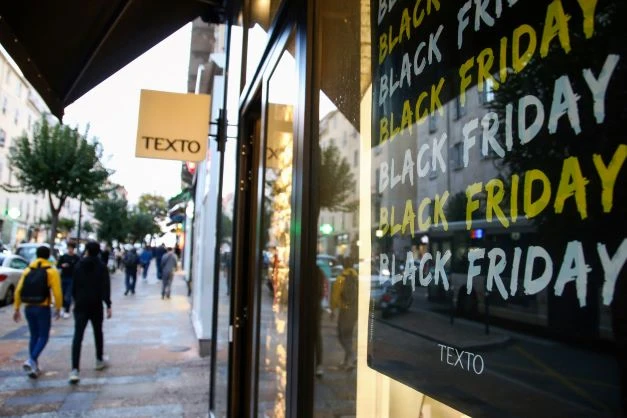 Le Black Friday a commencé, un espoir pour les magasins en quête de clients