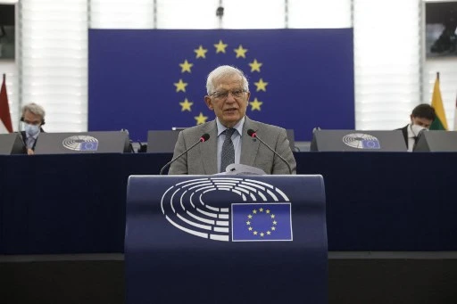 L'UE et le Bélarus discutent de la crise migratoire, Bruxelles prépare des sanctions